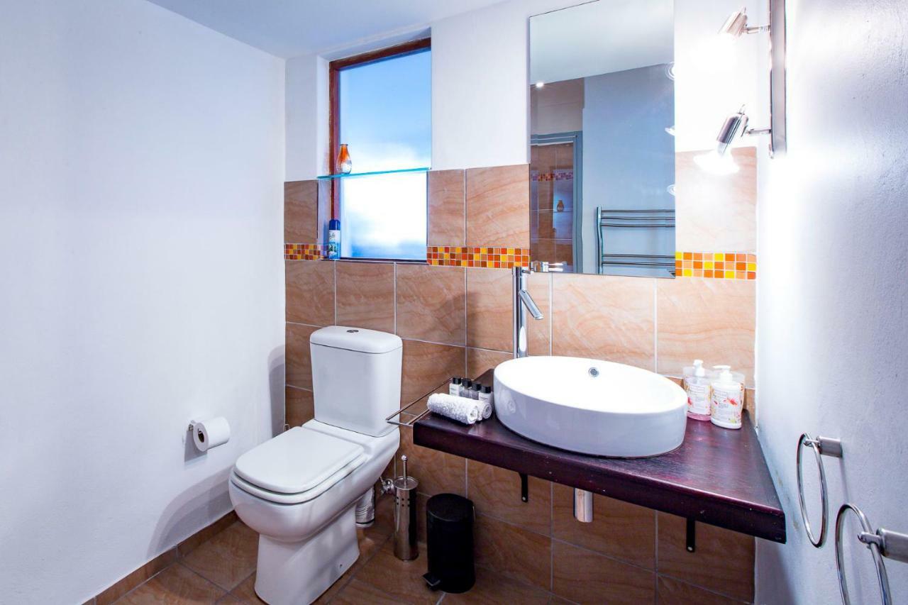 Garden Cottage In Ambiente Guest House 나이스나 외부 사진